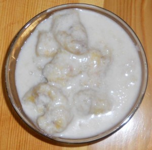  Kluay Buad Chee - Plátanos con leche de coco